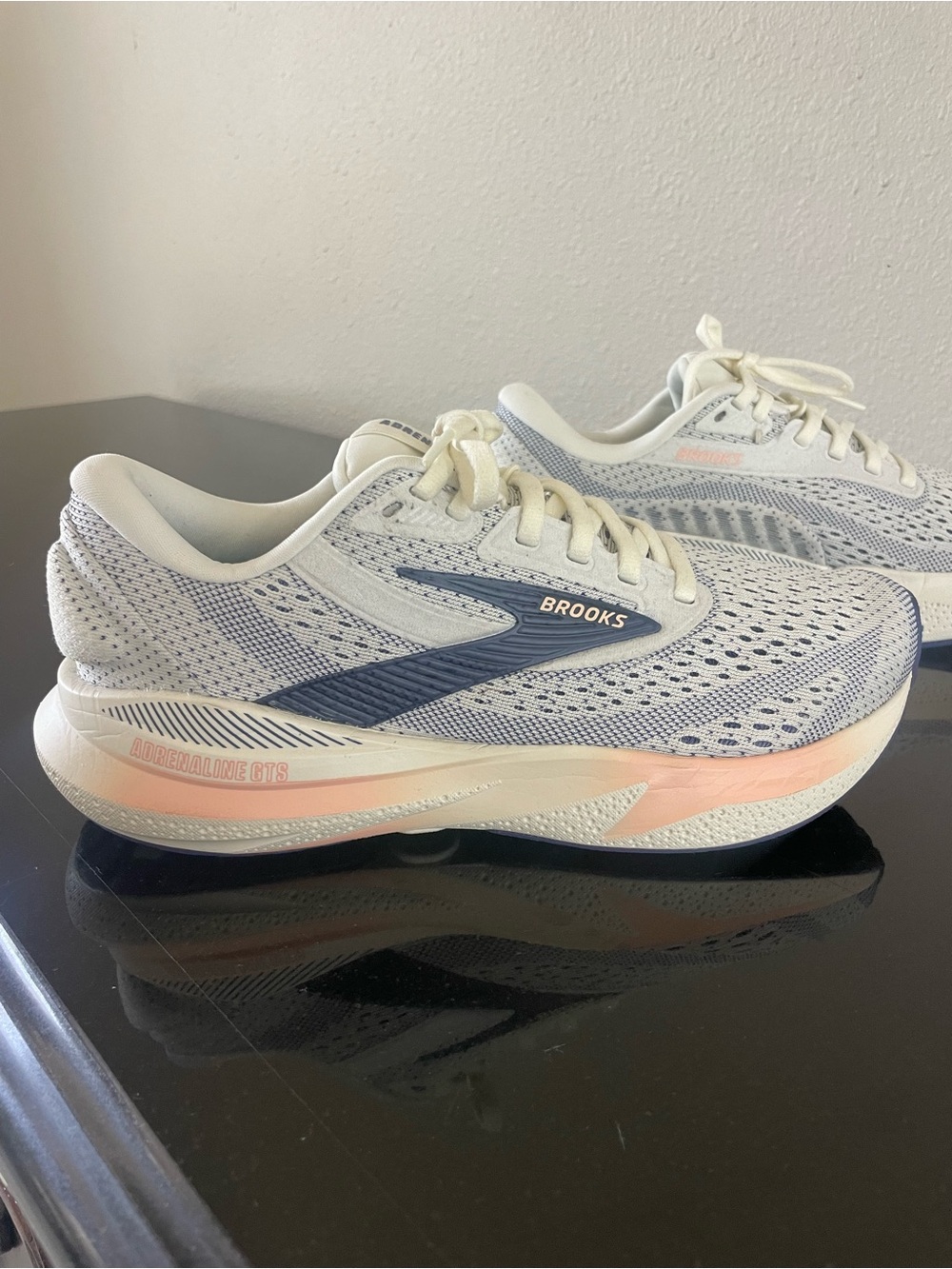 Brooks Women's Adrenaline GTS 24 Running Shoes
